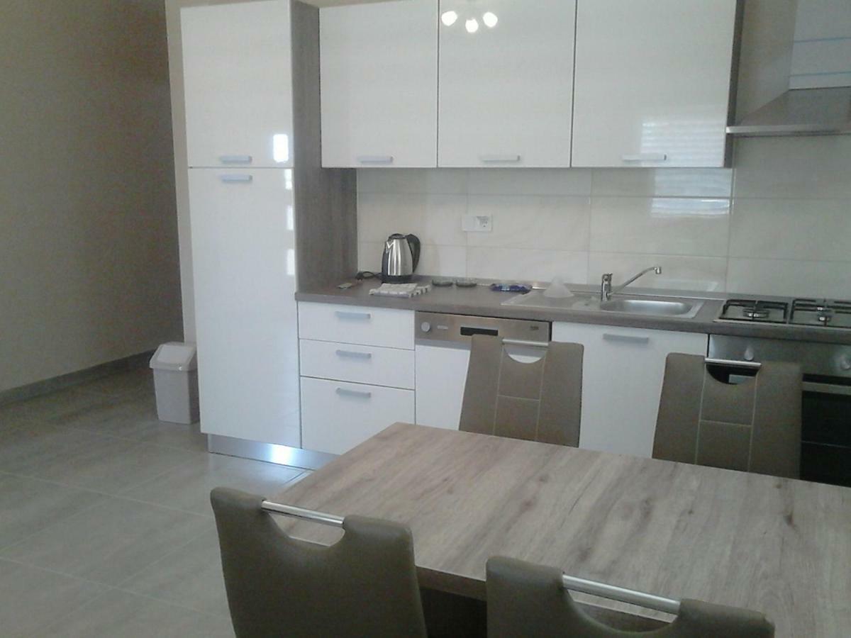 Apartments Juliet Orebic Luaran gambar