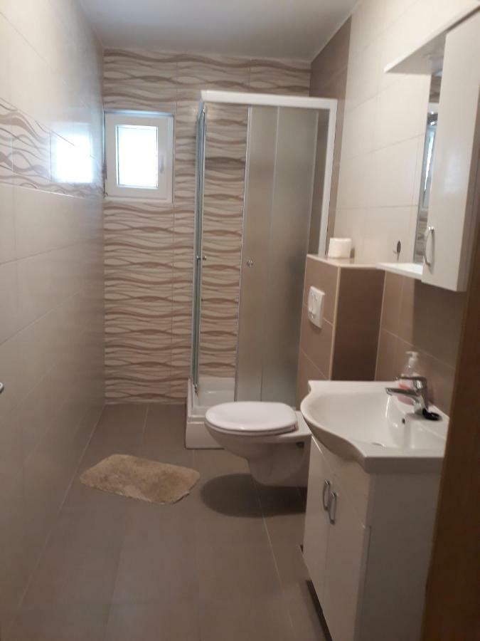 Apartments Juliet Orebic Luaran gambar