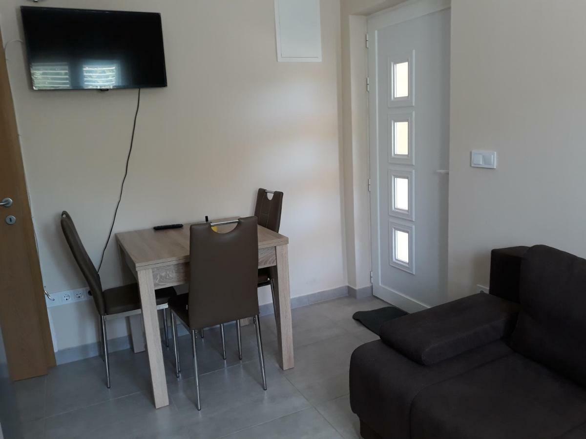 Apartments Juliet Orebic Luaran gambar